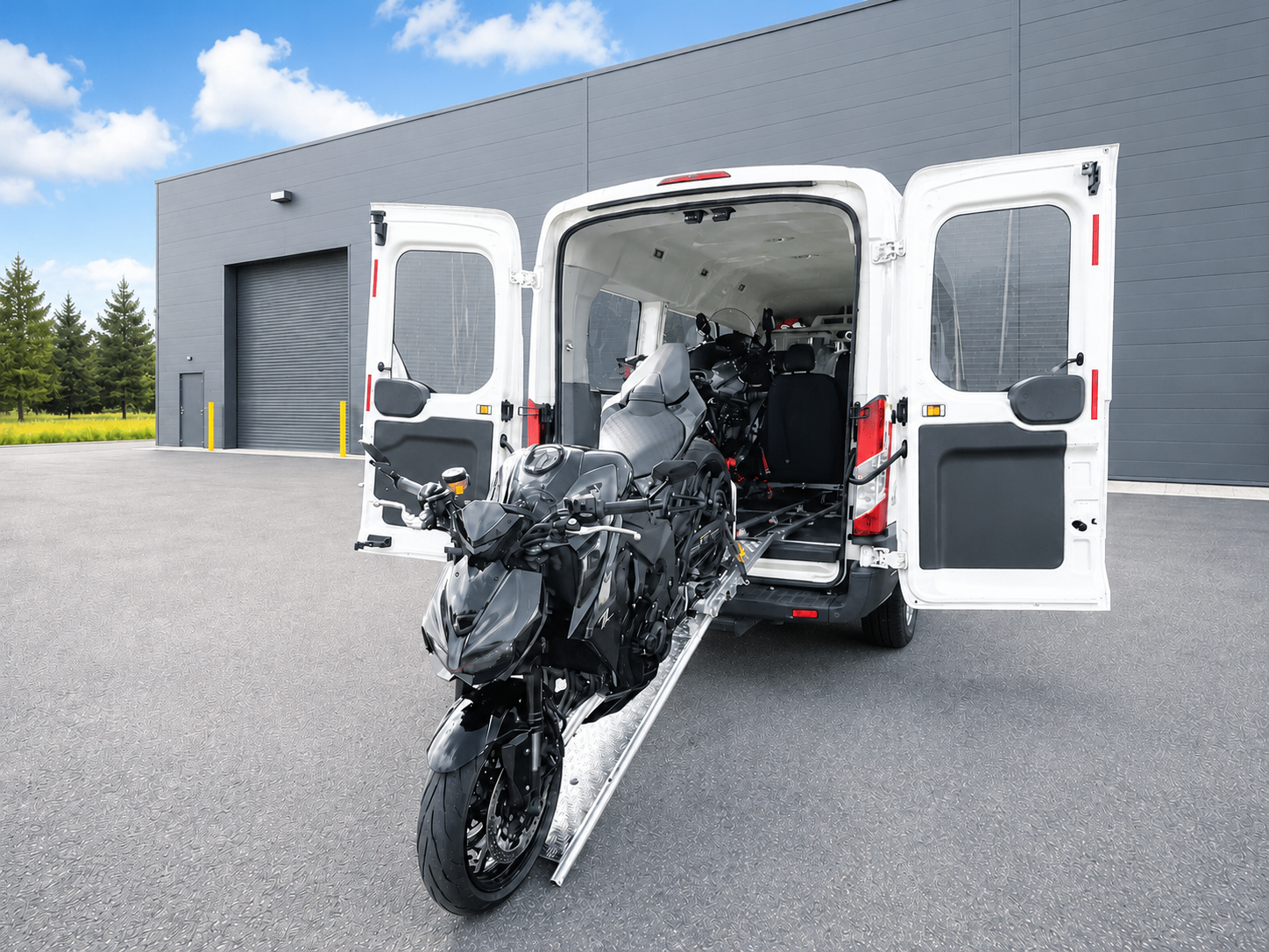Ford Transit - Motorradtransport